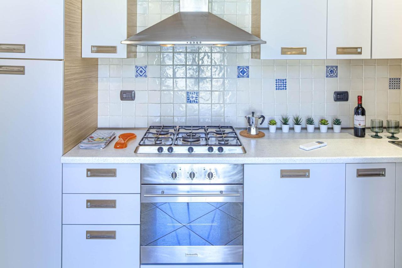 Mafalda Apartments Леванто Екстериор снимка